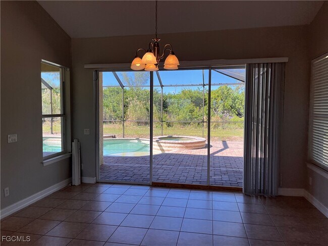 Building Photo - 1521 SW 22nd Pl