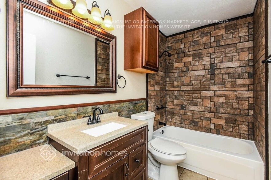Building Photo - 4245 Periwinkle Dr