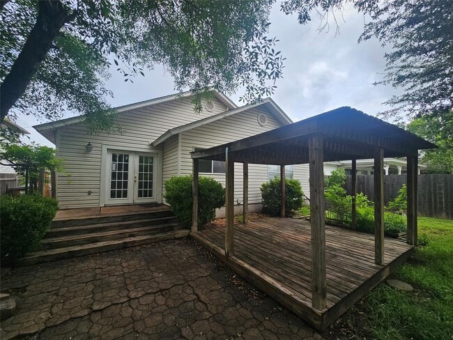 Building Photo - 2810 Adelen Ln