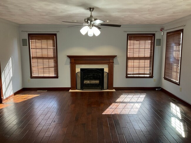 Building Photo - 2903 Lake Lorraine Cove