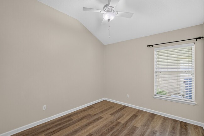Building Photo - 73 Durango Dr