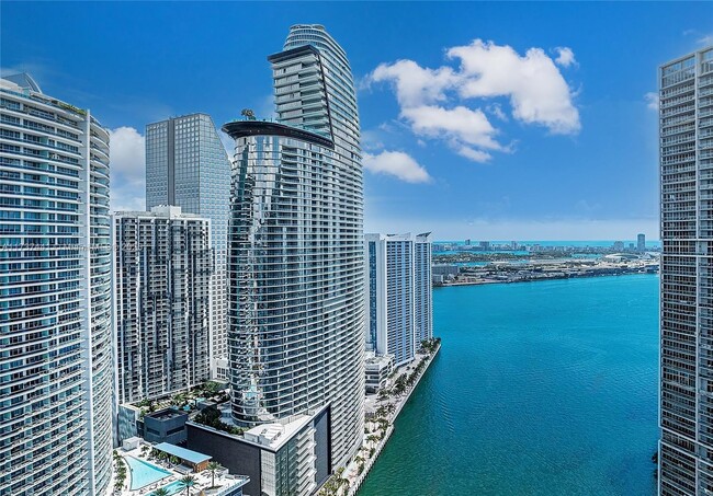 Building Photo - 300 Biscayne Blvd Way