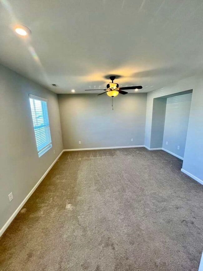 Building Photo - 2105 Boynton St