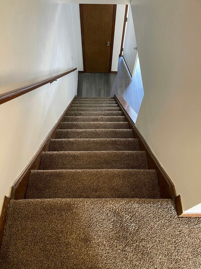 Building Photo - 4163 W Ridge Rd