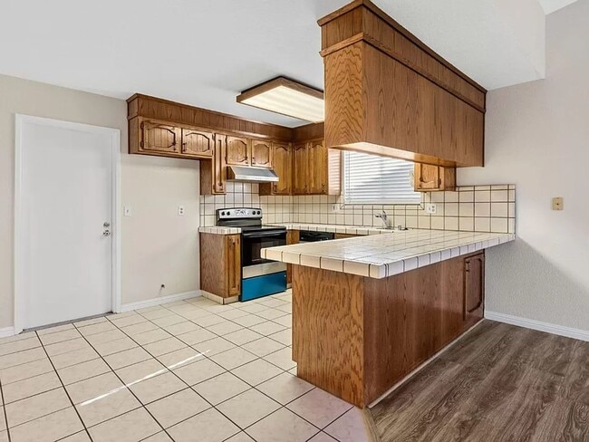 Building Photo - Ready To Go Recently Updated 3 Bedroom Single Story Home!!!