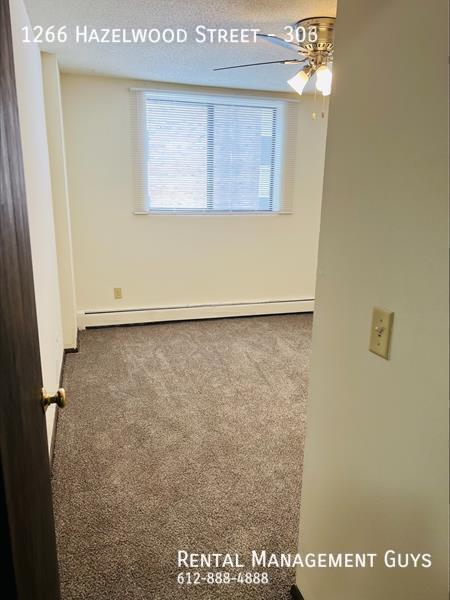 Building Photo - Quiet 1 bedroom with Carpet