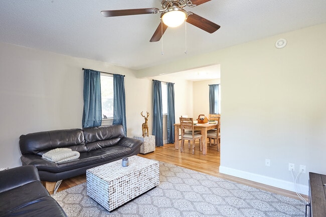 Building Photo - 147 Salmon Brook Dr