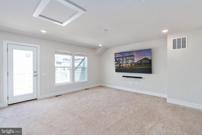 Building Photo - 1747 Riverbluff Ave