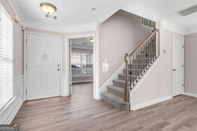 Building Photo - 268 Balaban Cir