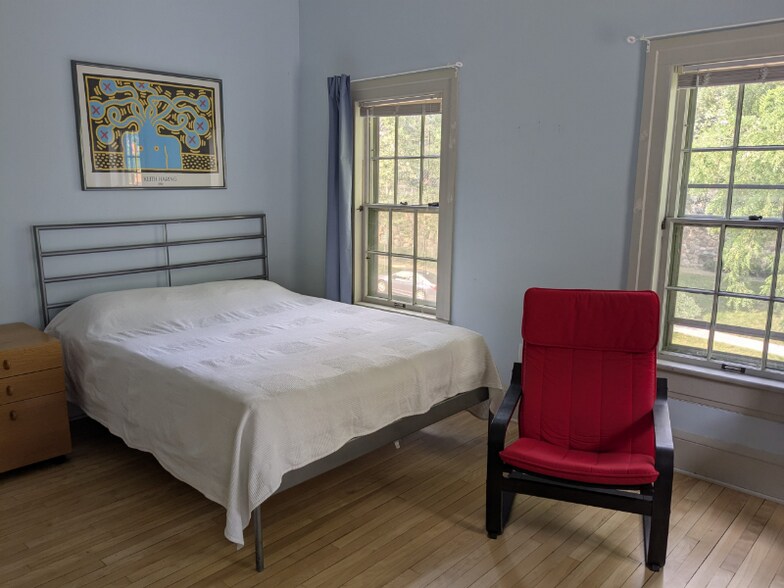 Building Photo - 506 N State St