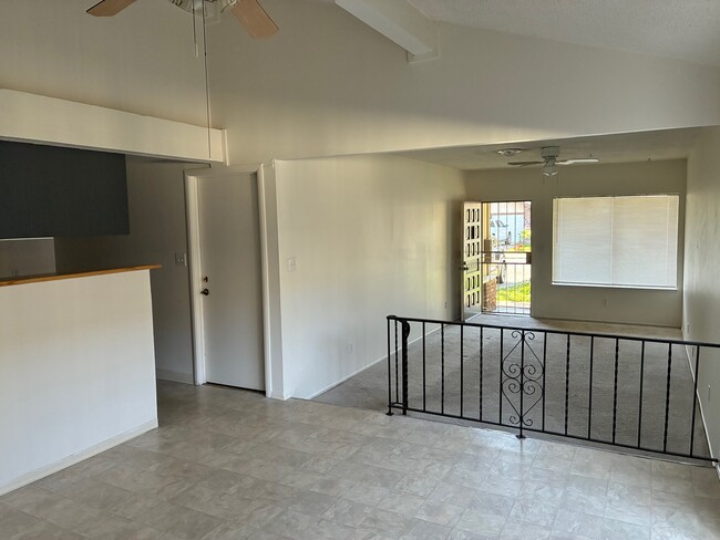 Building Photo - 1073 Clinton Rd