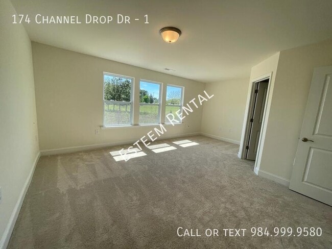 Building Photo - 174 Channel Drop Dr