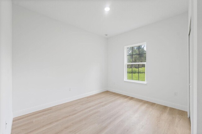 Building Photo - 13640 SW 42nd Court Rd
