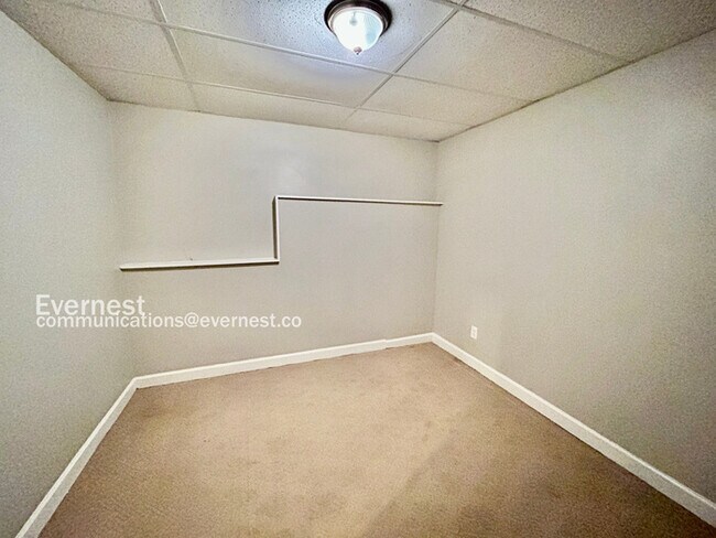 Building Photo - Limited Time Special Offer / Spacious 4 Bedroom Home in Suwanee / Large Yard / Pet Friendly