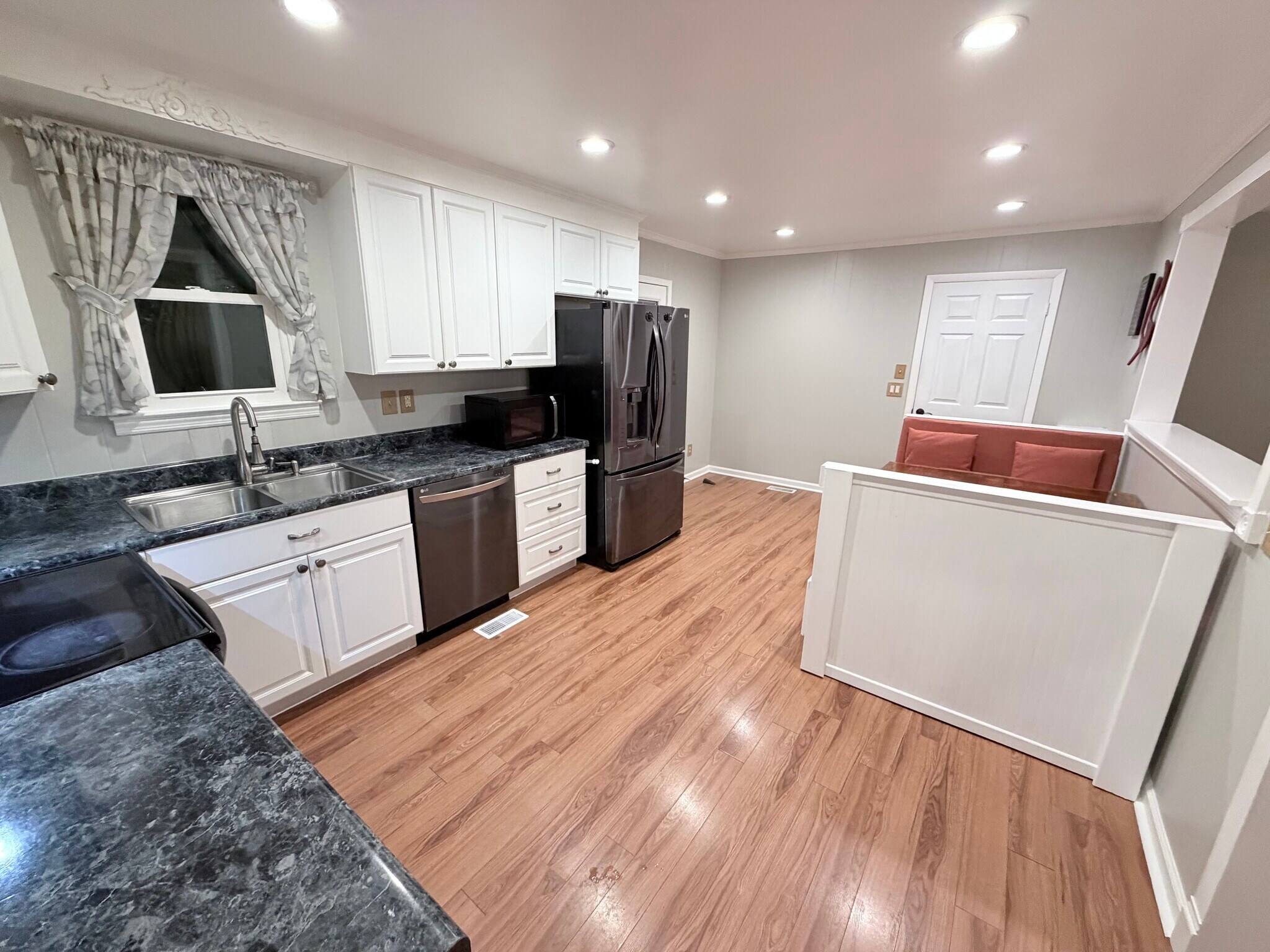 Building Photo - 217 Ridgecrest Way