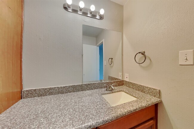 Building Photo - 14922 Spring Lake Dr