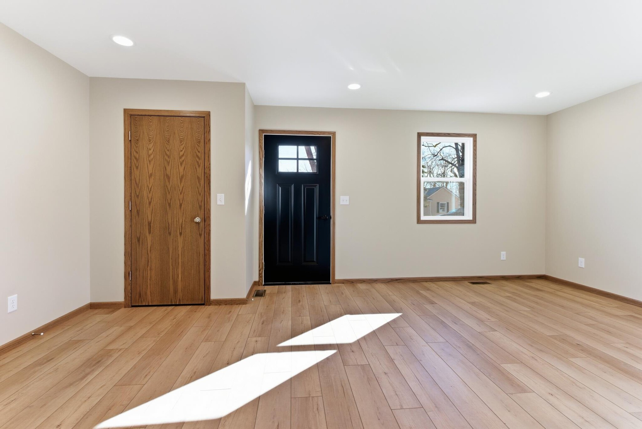 Building Photo - 313 E Martin St