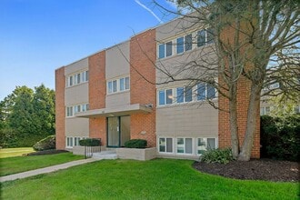 Building Photo - The Greenbriar