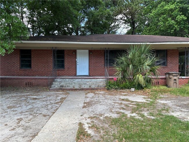 Primary Photo - 956 Kenny St