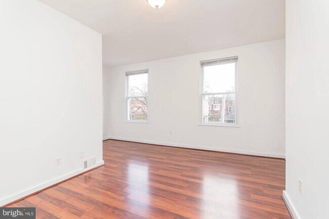Building Photo - 4813 Chester Ave