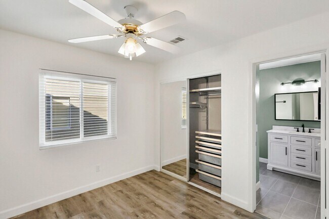 Building Photo - West Vegas Pool Home With First Floor Bed ...