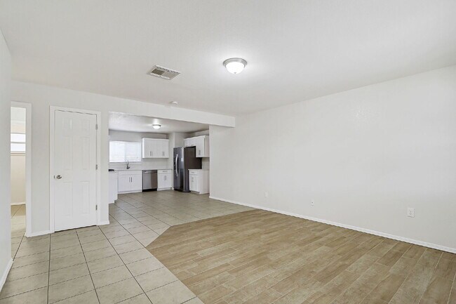 Building Photo - 3214 N Stanton St