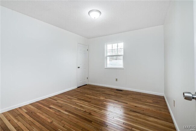 Building Photo - 1369 Nykiel Ct