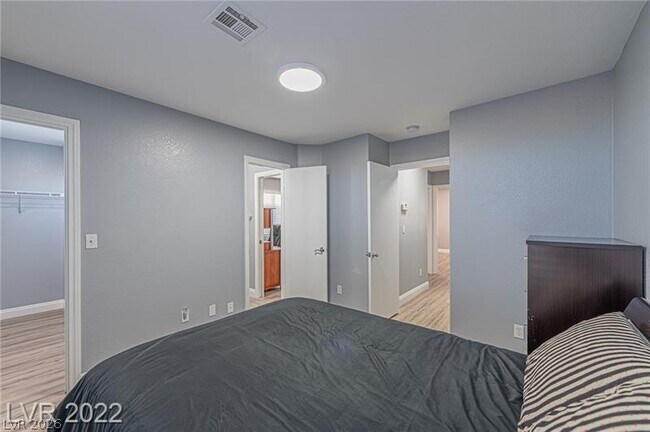 Building Photo - 4565 S Bonita Vista St