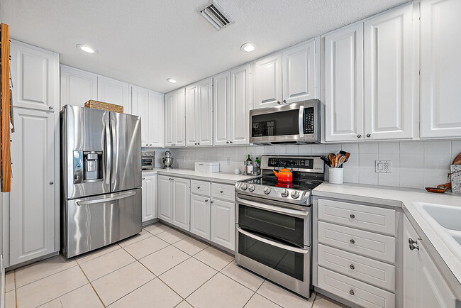 Building Photo - 107 Rivinia Dr