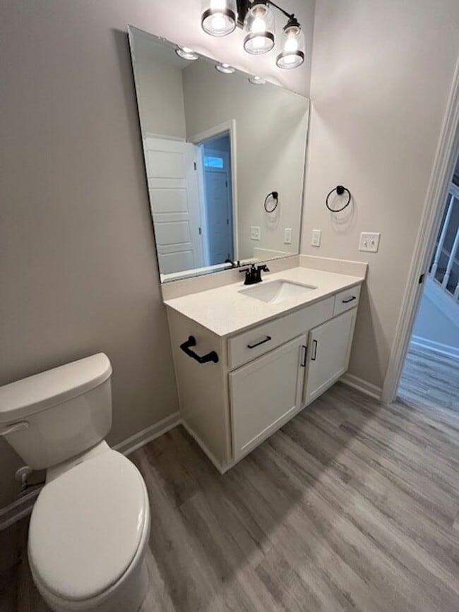 Building Photo - 8409 Paramount Point