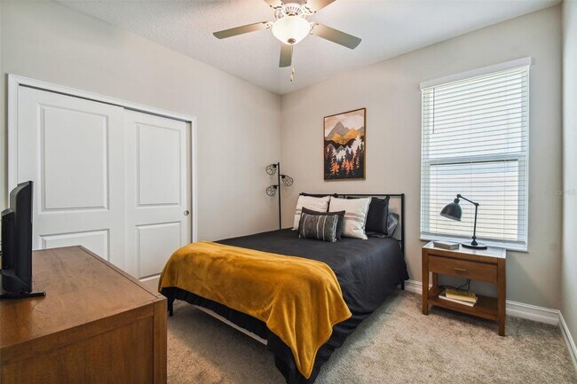 Building Photo - 9571 Little Bluestem Dr