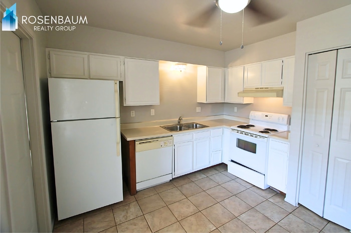 Building Photo - 4704 E Caballero St