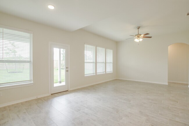 Building Photo - 3 Pioneer Canyon Pl