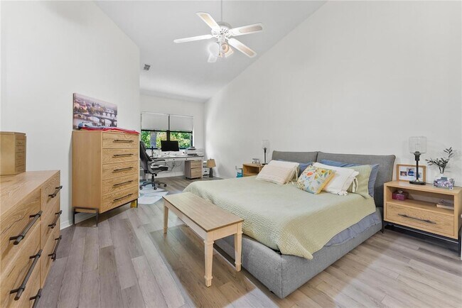 Building Photo - 1714 Starling Dr