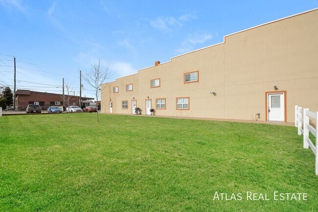 Building Photo - 103 W Union Ave