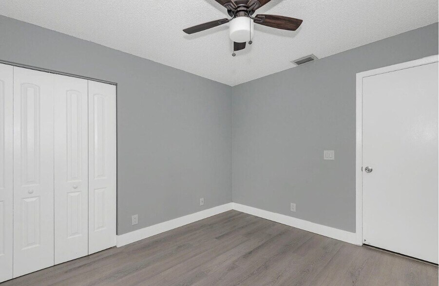 Building Photo - 161 Meadows Dr