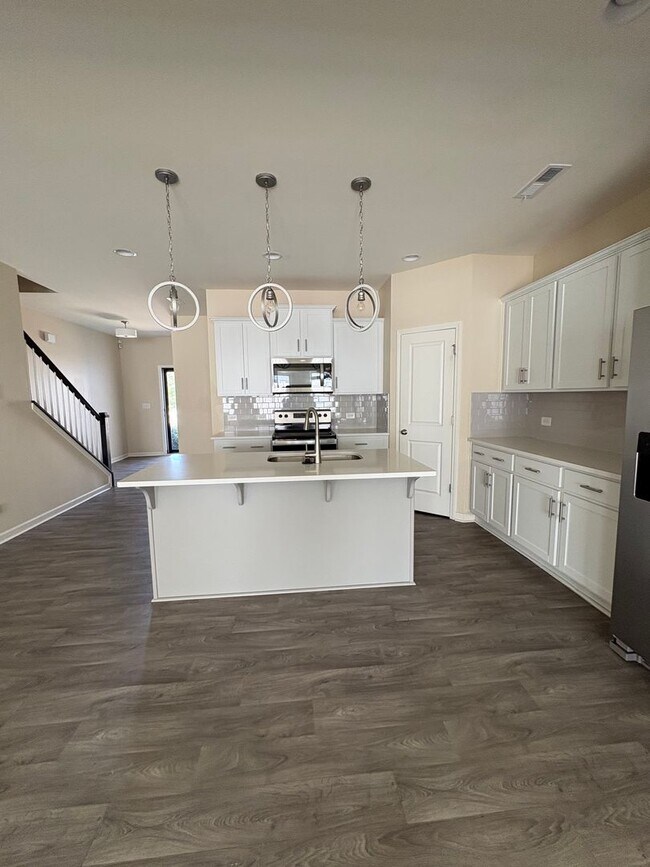 Building Photo - 3BR/2.5BA Townshoue in Mallard Creek