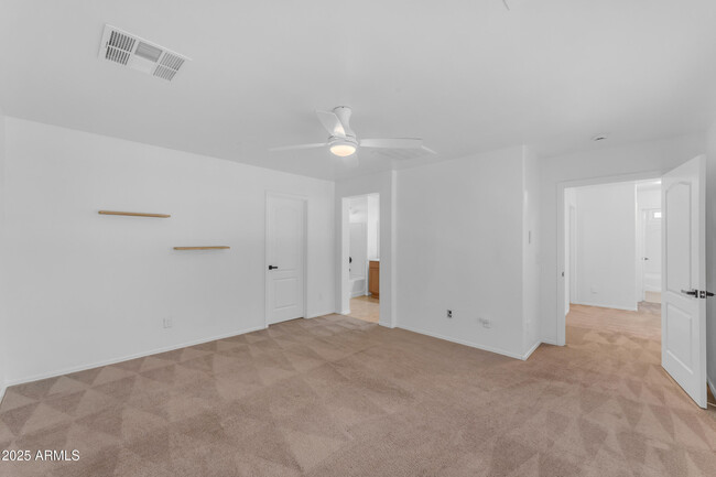Building Photo - 2318 E Sunland Ave