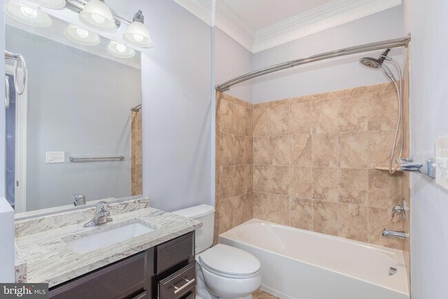 Building Photo - 704 Quayside Ct