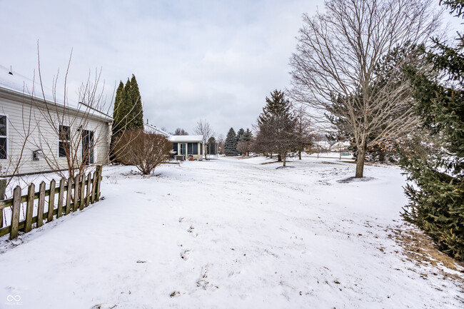 Building Photo - 5886 Hollow Oak Trail