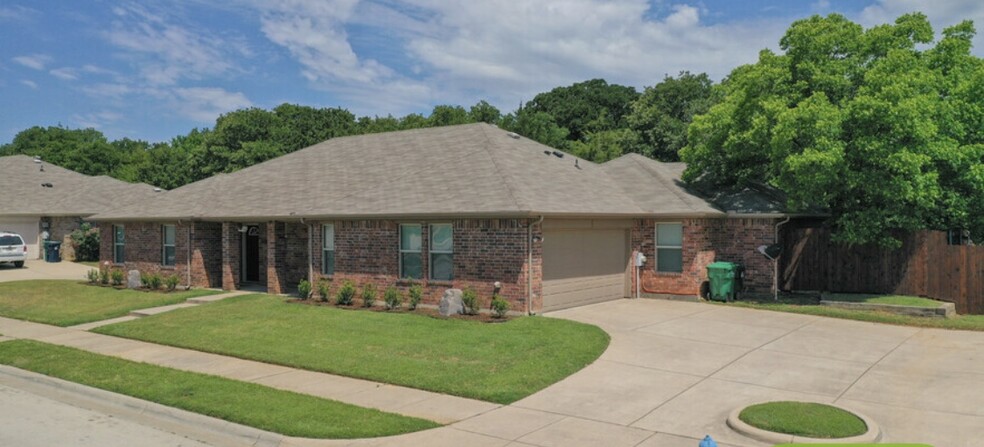 Building Photo - 308 Wrangler Ln