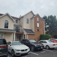 Building Photo - Spacious, freshly painted with lots of ame...
