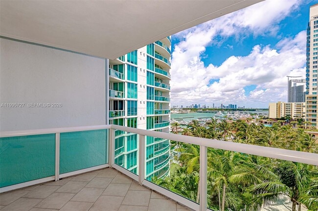 Building Photo - 1000 South Pointe Dr