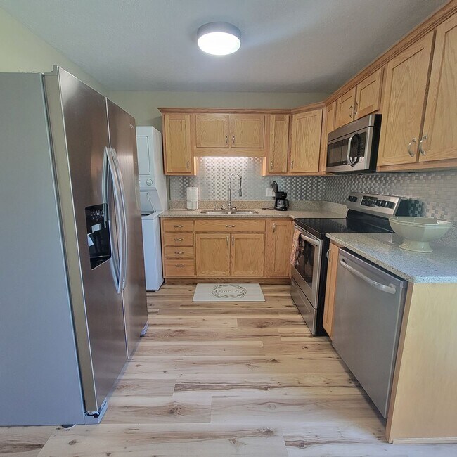 Building Photo - 2/1.5- Furnished- Short Term Available- Cookeville