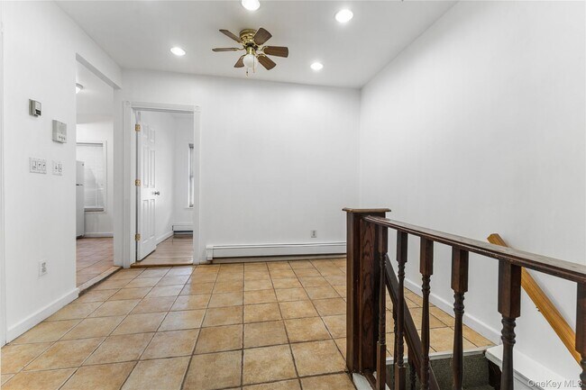 Building Photo - 161-26 84th Rd