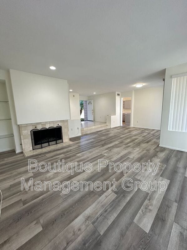 Building Photo - 34 Lakefront