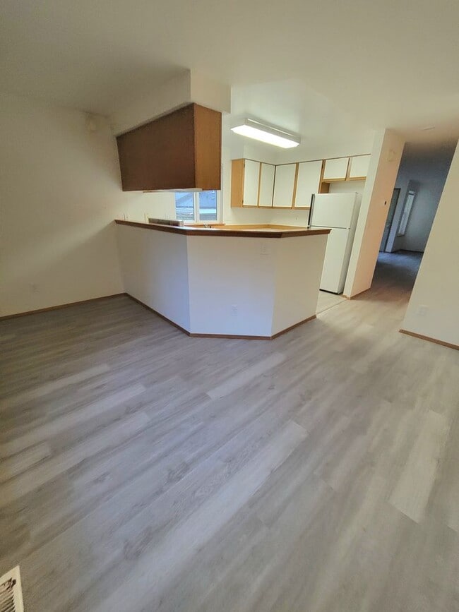 Building Photo - 2804 Pine Rd NE