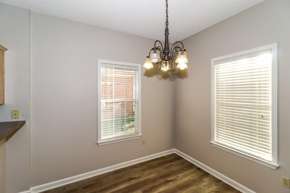 Building Photo - 784 Breeze Way