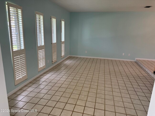 Building Photo - 459 Nikomas Way