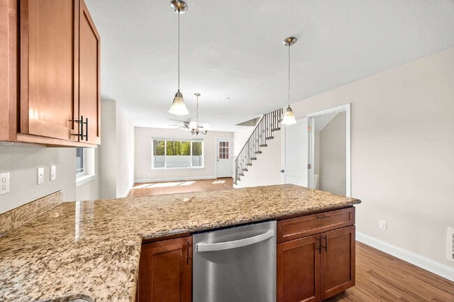 Building Photo - 4 bedrooms, 2.5 bathrooms with attached garage. This large unit is 3 floors!  Rent of $3295.00 in...